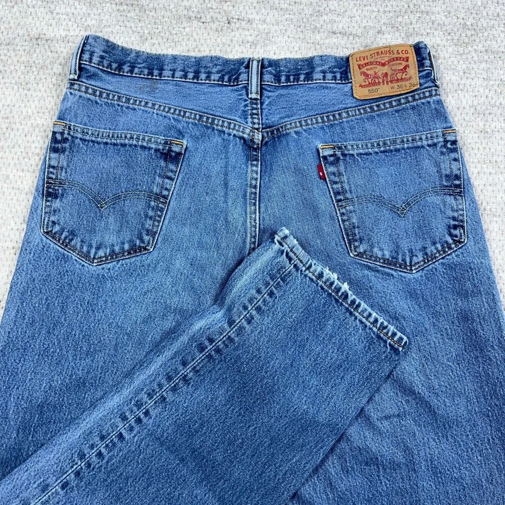 Levis 550 Jeans Men 36x36 Relaxed Fit Straight Leg Med Wash Pants Baggy Work **‎